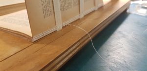 détail couture autant en emporte le vent